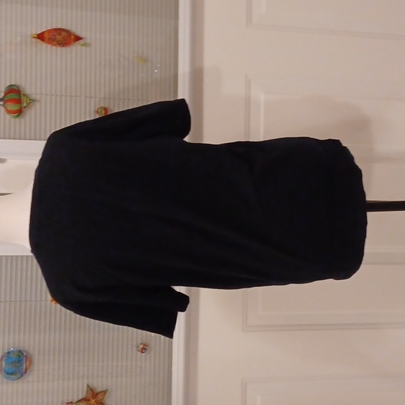 4/$40 Black "Bench" V-Neck Tee - Size Medium - Picture 4 of 5